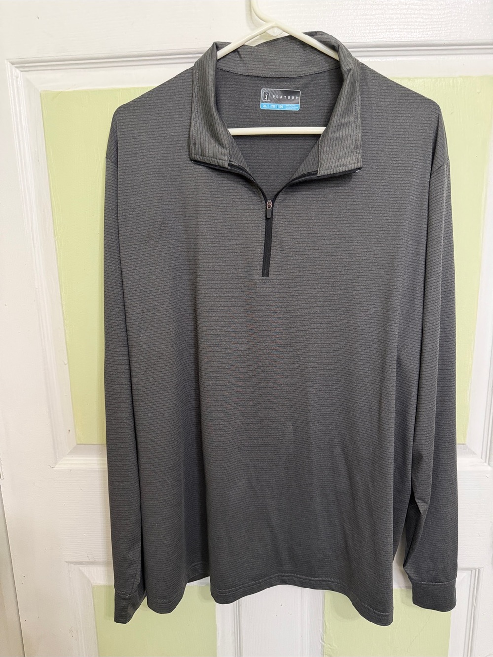 PGA Tour Men's Long Sleeve Quarter-Zip Pullover - Gray